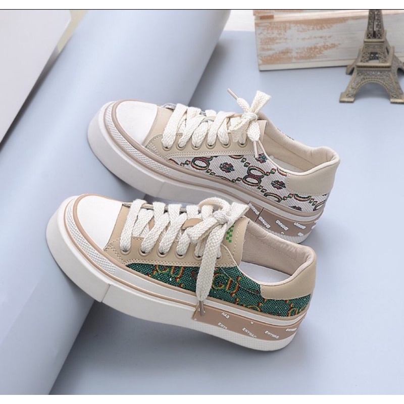 GIÀY THỂ THAO QUANG CHÂU VIỀN  MÀU CHỮ ĐẸP EH25