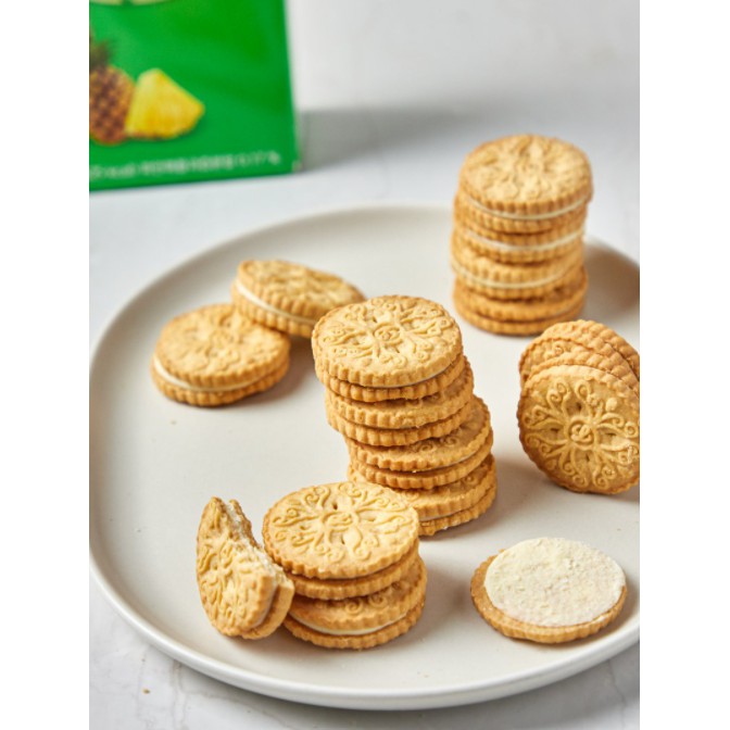 [LOTTE] BÁNH QUY NHÂN KEM DỨA NGUYÊN BẢN 105G - [롯데] 롯데샌드 오리지널 144G