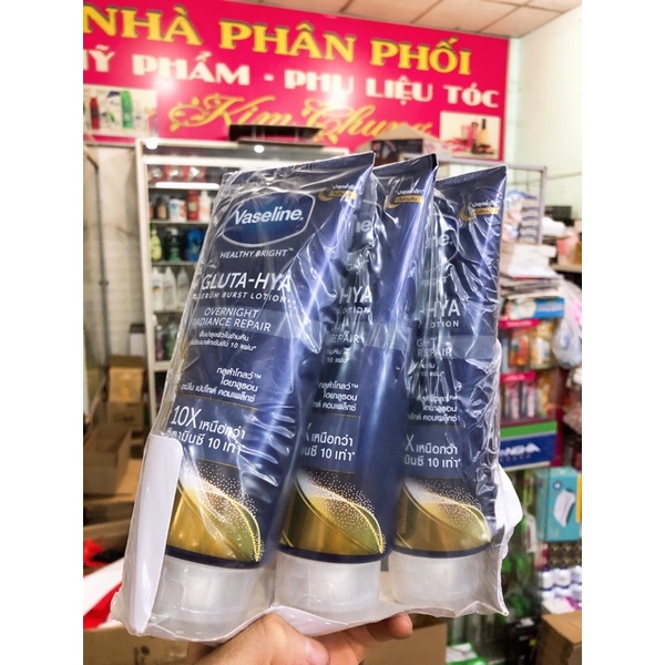 Sữa dưỡng thể Vaseline Xanh Healthy Bright Gluta - Hya Serum Burst Lotion Overnight Radiance Repair 330ml