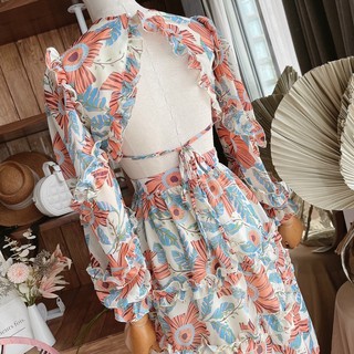 Đầm hoa cổ v phối bèo cutout eo