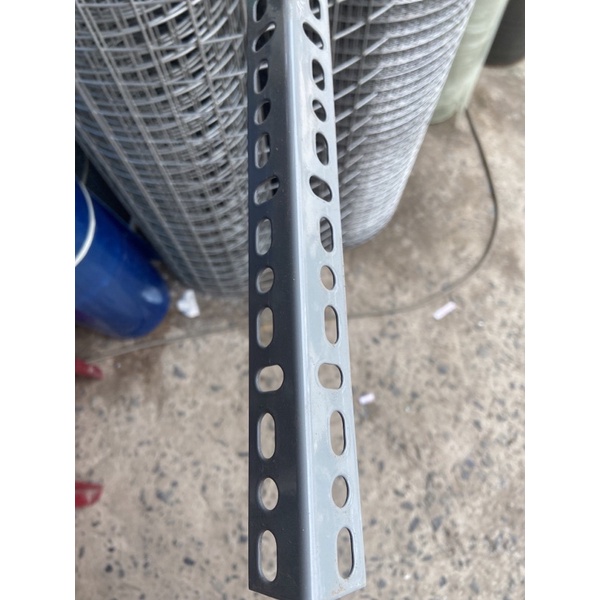 V lỗ 3cm x 3cm x 2m dày 1.5li Hàng đẹp Sơn bền