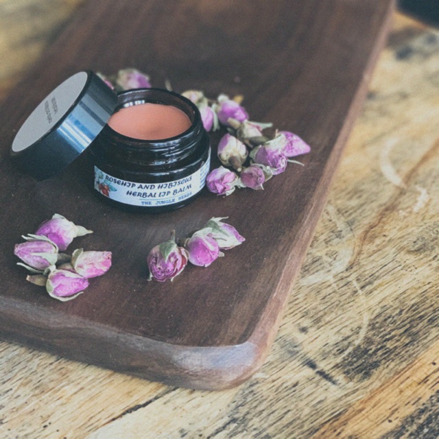 ⚡ FREESHIP⚡ Son dưỡng môi Rosehip Hibiscus Herbal Lip Balm Handmade dưỡng ẩm mềm mượt dạng hũ