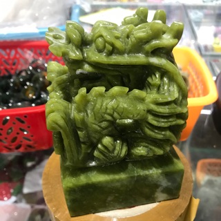 Ấn rồng đá lam ngoc đẹp có kiểm định