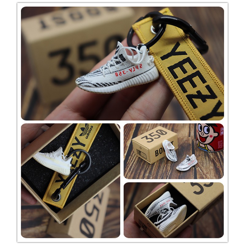 Móc Khoá Giày Sneaker 3D Yezzy 350 Tỉ lệ 1:6 Mô Hình Giày Sneaker Mini