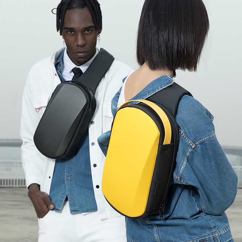 Túi đeo chéo du lịch gù cứng PVC 3D – BANGE FUTURE