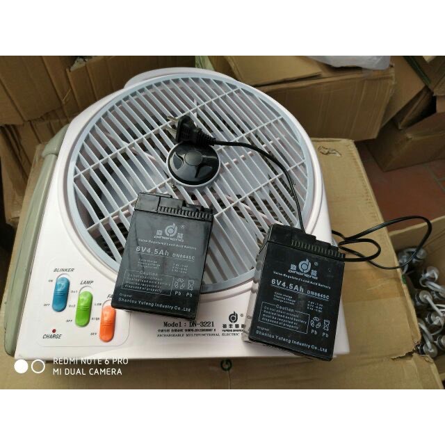 Quạt Tích Điện Hai Bình Ac quy có đèn led thời gian dùng trên 8h,siêu tiết kiệm điện | BigBuy360 - bigbuy360.vn