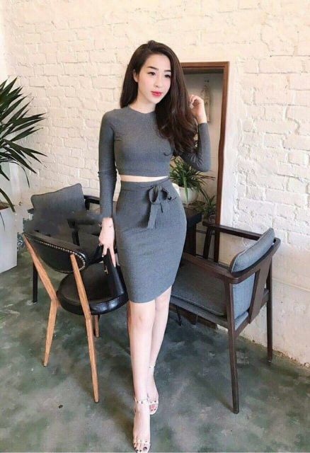 LH05 - Set Áo Croptop Tay Dài Và Chân Váy Bút Chì | BigBuy360 - bigbuy360.vn