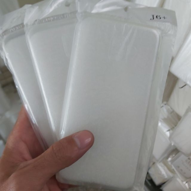 Bộ 3 chiếc ốp lưng cho j6 plus /J6+ silicon trong suốt siêu mỏng(loại tốt)