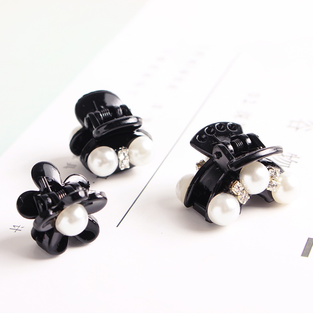 Kẹp tóc mái mini màu đen đính hạt châu viền trong suốt K46