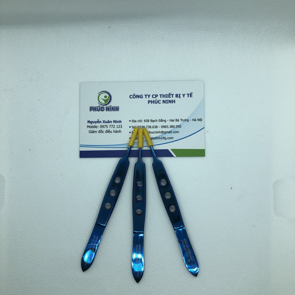 Nhíp 3 lỗ thẩm mỹ, spa Đức màu xanh