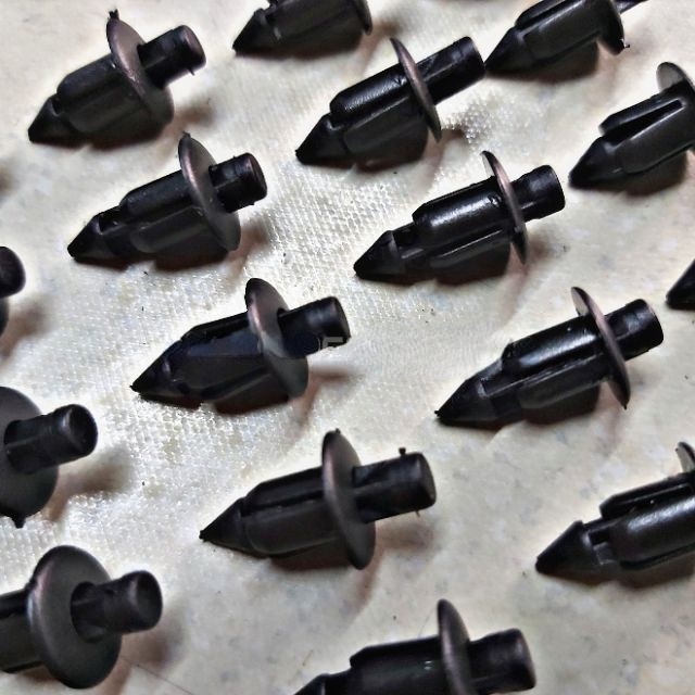 FENDER Set 50 Đinh Tán Nhựa 6 / 8mm Chuyên Dụng Cho Xe Hơi