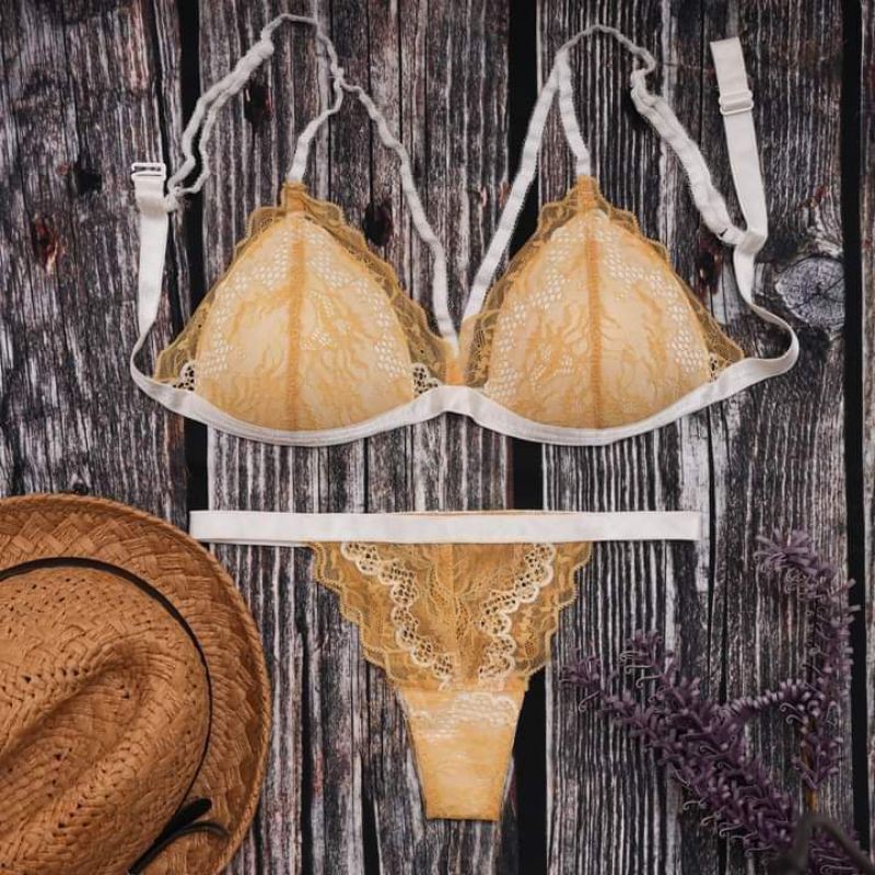 Bộ đồ lót có mút không gọng quần lọt khe | BigBuy360 - bigbuy360.vn