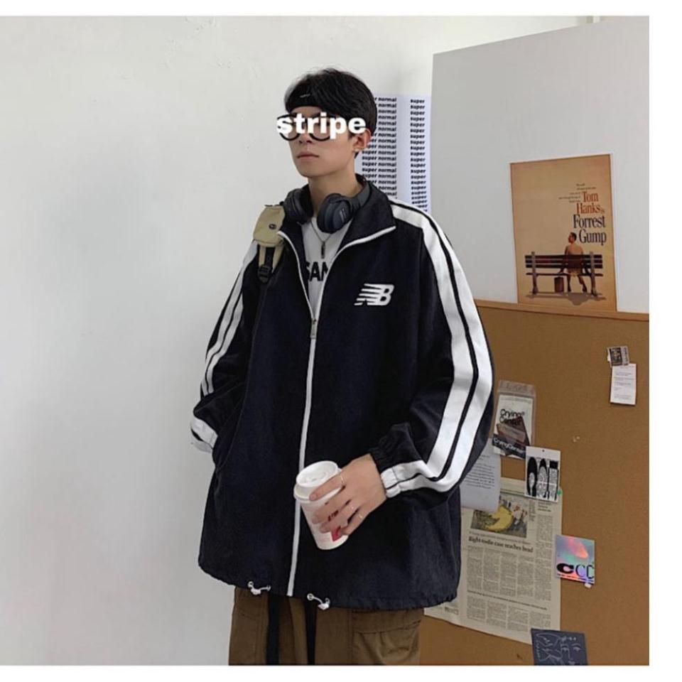 Áo Khoác, Áo Jacket Gió 2 Lớp 2 Màu Be và Đen From Rộng In Chữ Trước Ngực Phong Cách Hàn Quốc 2021