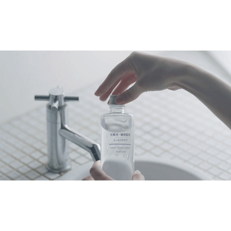 Nước Hoa Hồng Dưỡng Ẩm, Cân Bằng Da Muji Light Toning Water 200ml Nội Địa Nhật Cho Da Dầu, Da Khô, Da Nhạy Cảm | BigBuy360 - bigbuy360.vn