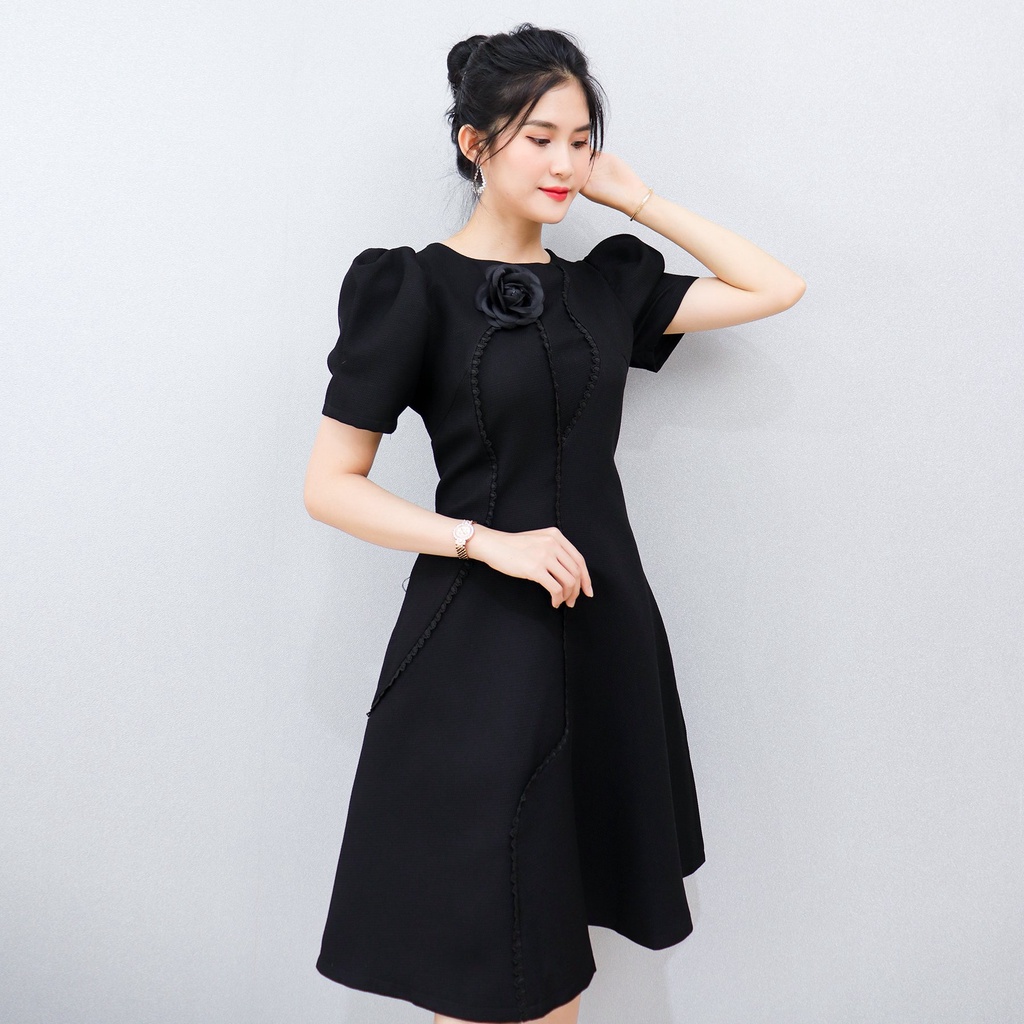 Đầm Gấm Dự Tiệc Sang Trọng Bigsize AMYRA, Thiết Kế Dáng Chữ A Tay Phồng Cổ Nơ Hoa In Nổi 3D Trẻ Trung Cao Cấp DA171