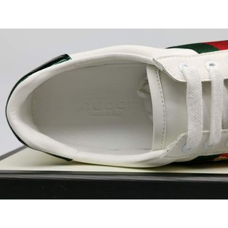 giày Gucci thêu ong