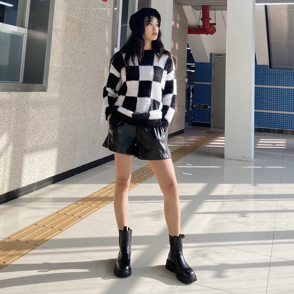 Quần shorts da đen cạp chun Mia Ritta Q387