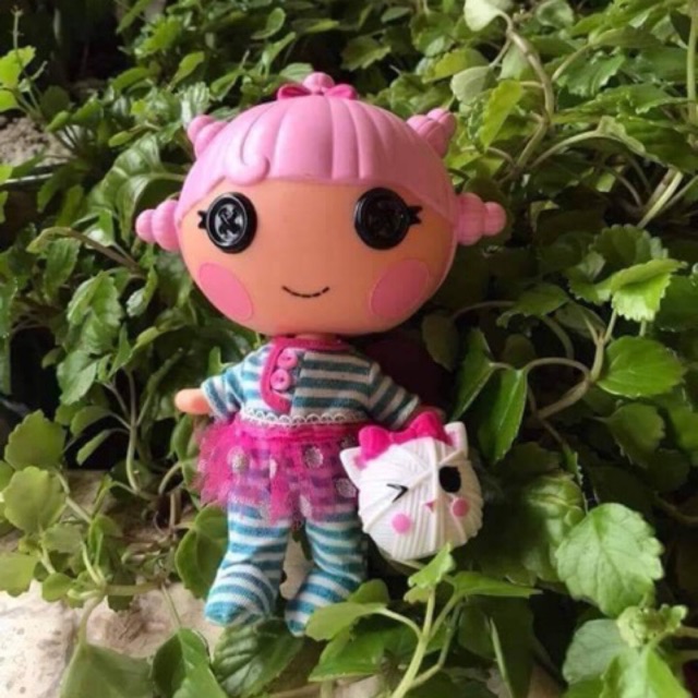 Búp bê e Hải yến