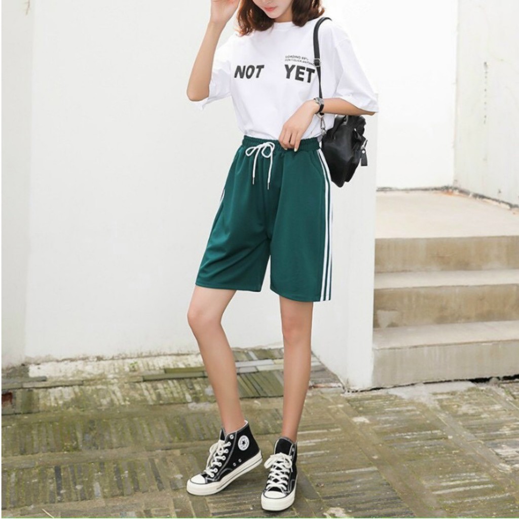 Quần Đùi Kẻ Sọc Unisex / Quần Short Nữ Dáng Rộng 4 Màu | BigBuy360 - bigbuy360.vn