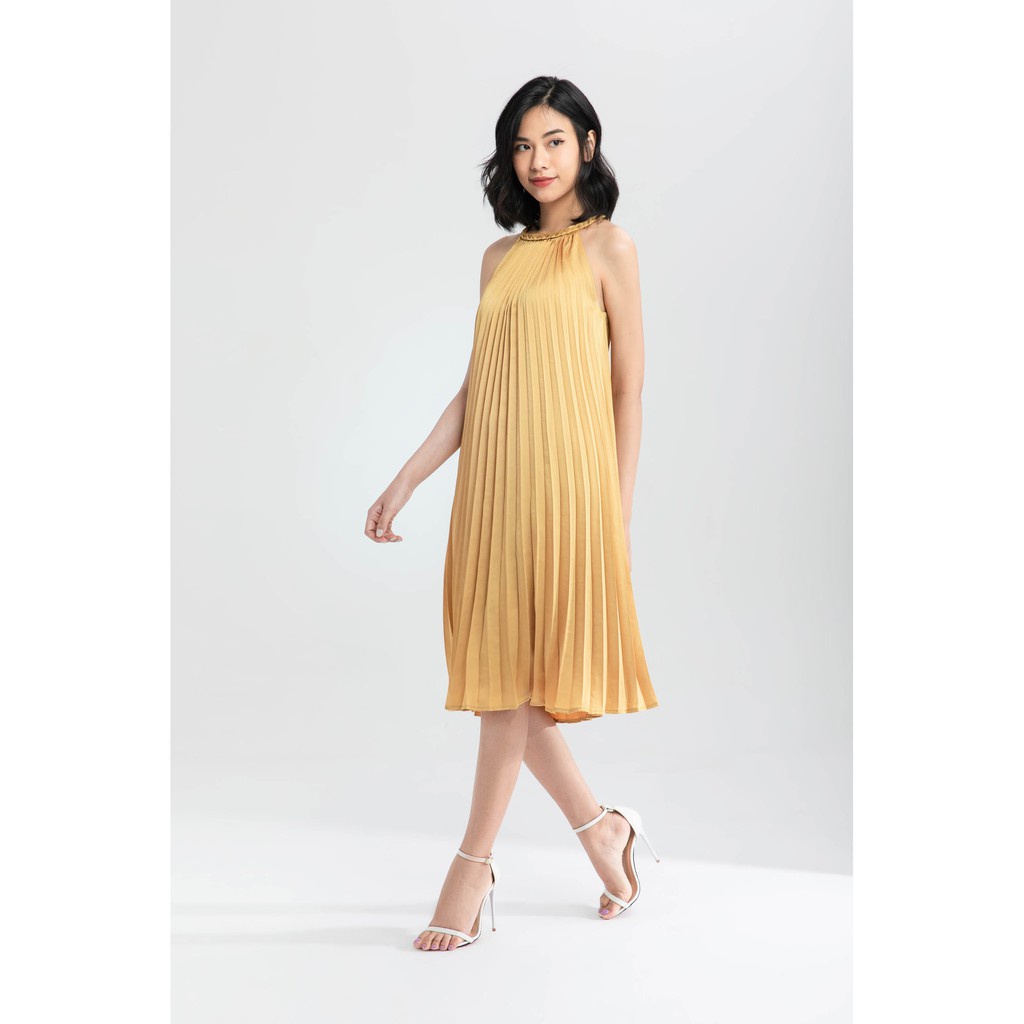 [NHẬP WABRTL5 GIẢM 10% TỐI ĐA 50K ĐH 250K ]Đầm xếp ly cổ yếm nữ IVY moda MS 41M6335