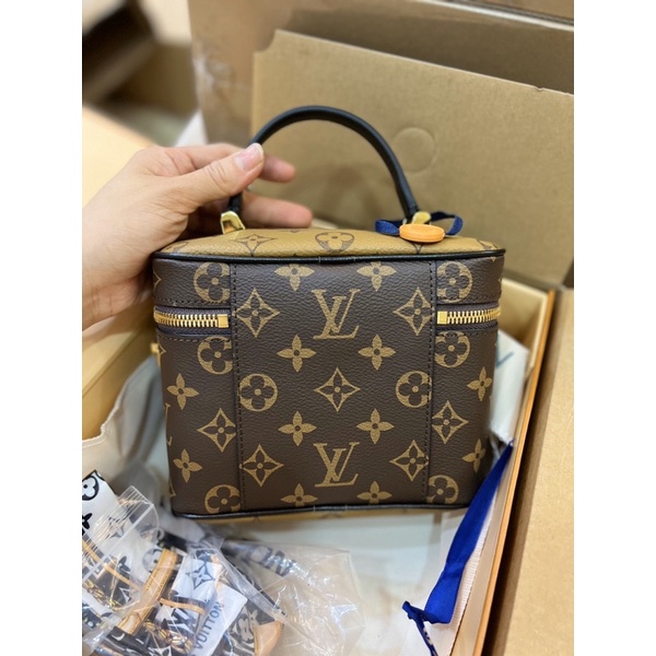 Cốp LV VANITY   BẢN HỊN MỊN. HÀNG ĐỜI ĐẦU  Sz 20 cm BOX 2 LỚP+ PHỤ KIỆN KÈM LỚP CHIA NGĂN