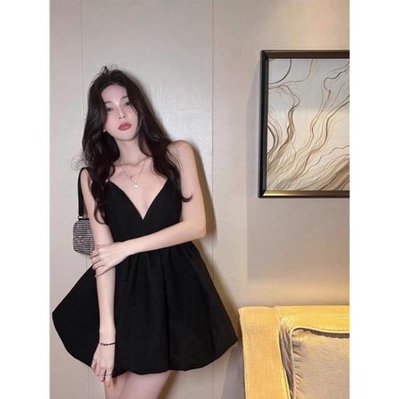 Đầm đen ngắn xòe 2 dây hở lưng chéo dây sexy
