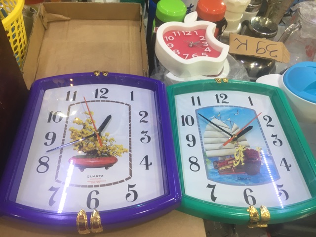 Đồng hồ treo tường