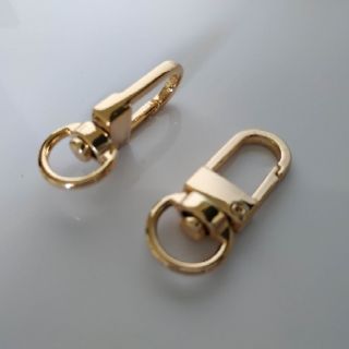 Móc kiểu LV size đầu tròn ( giá 1 cặp)