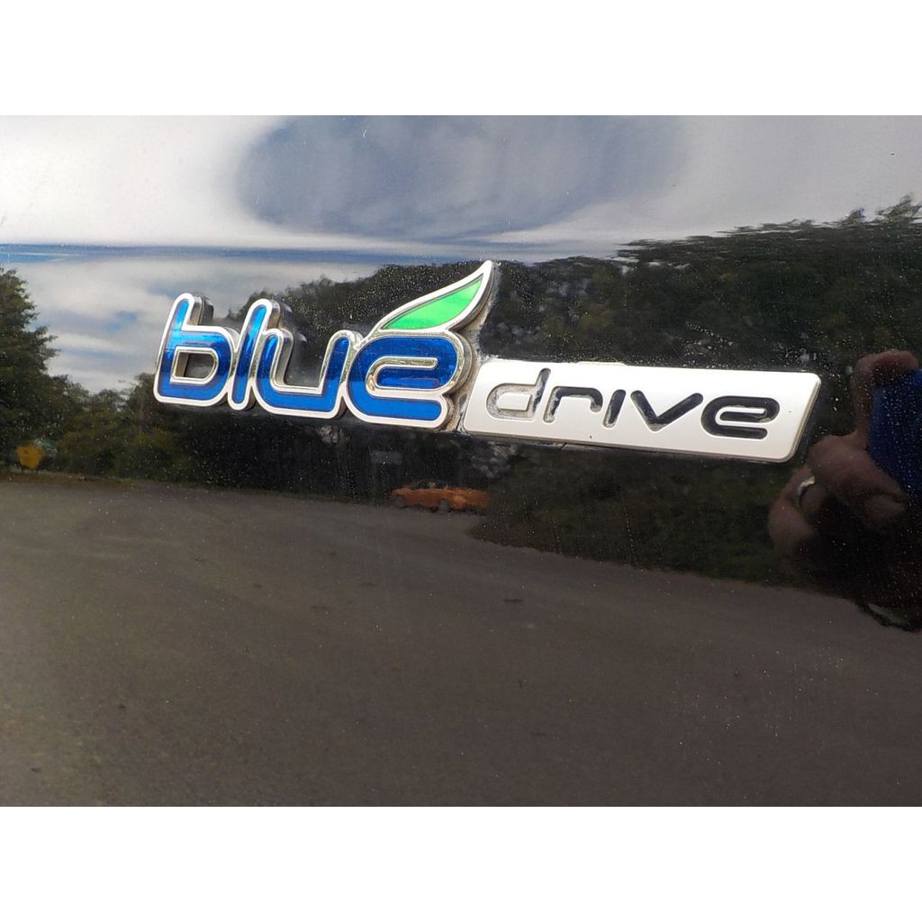 Logo 3D chữ nổi BLUE DRIVE cho xe  HYUNDAI