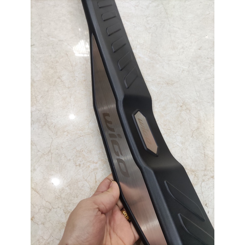 Chống trầy cốp ngoài Xe Toyota Wigo mẫu nhựa 3D