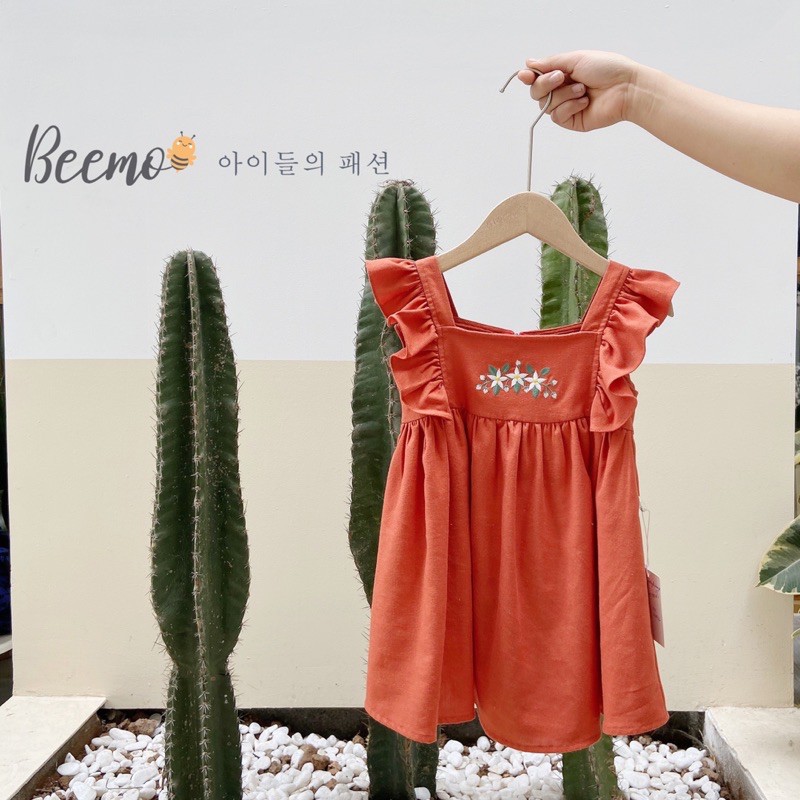 Váy linen cánh tiên ngực thêu hoa bé gái