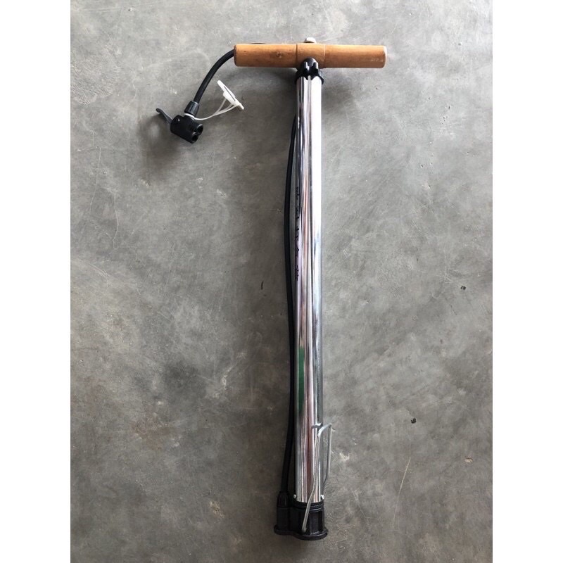 Bơm tay xe đạp xe máy thân inox cán gỗ bền đẹp
