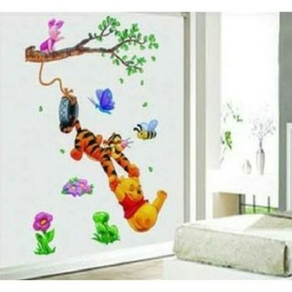 Decal dán tường Gấu Poll vui đùa