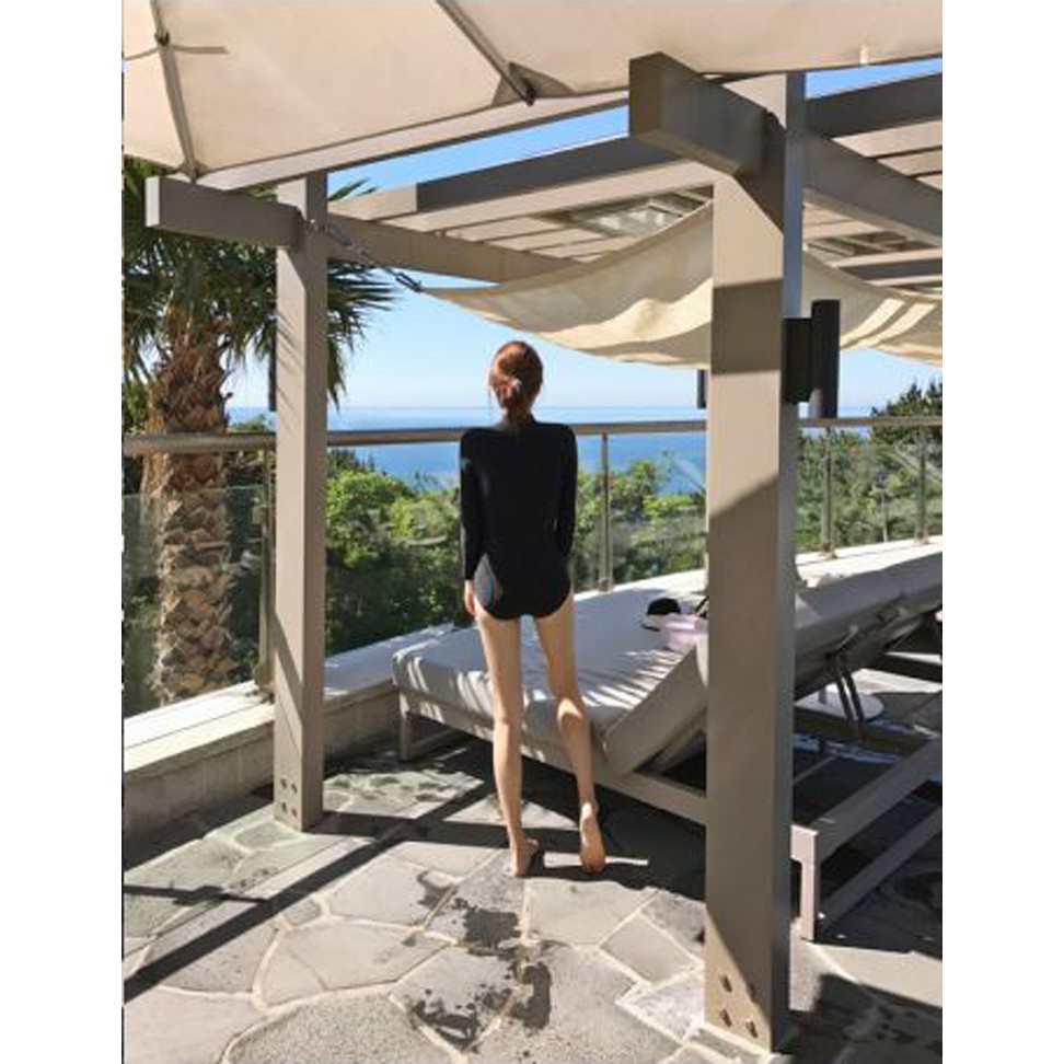 (ORDER) Bikini liền mảnh cộc tay đen chấm bi che bụng thon gọn style Hàn Quốc | BigBuy360 - bigbuy360.vn