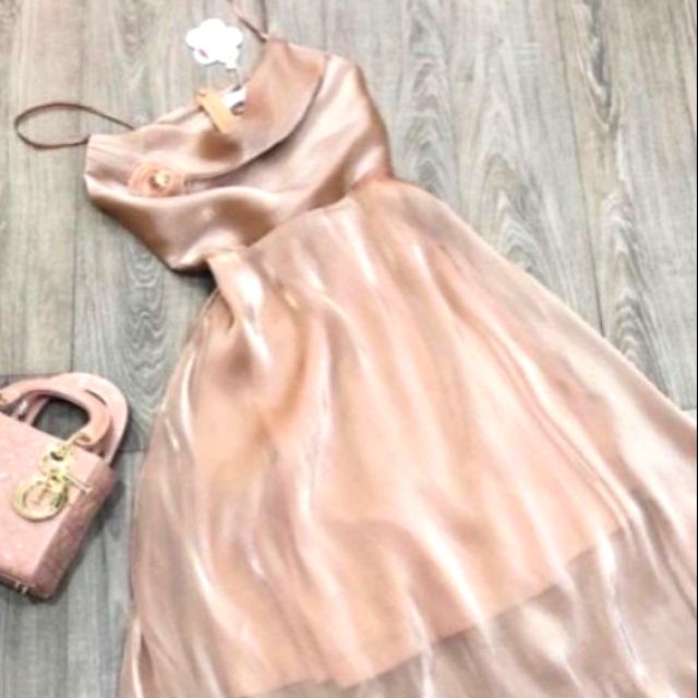 Váy phi bóng 2 dây cổ đổ