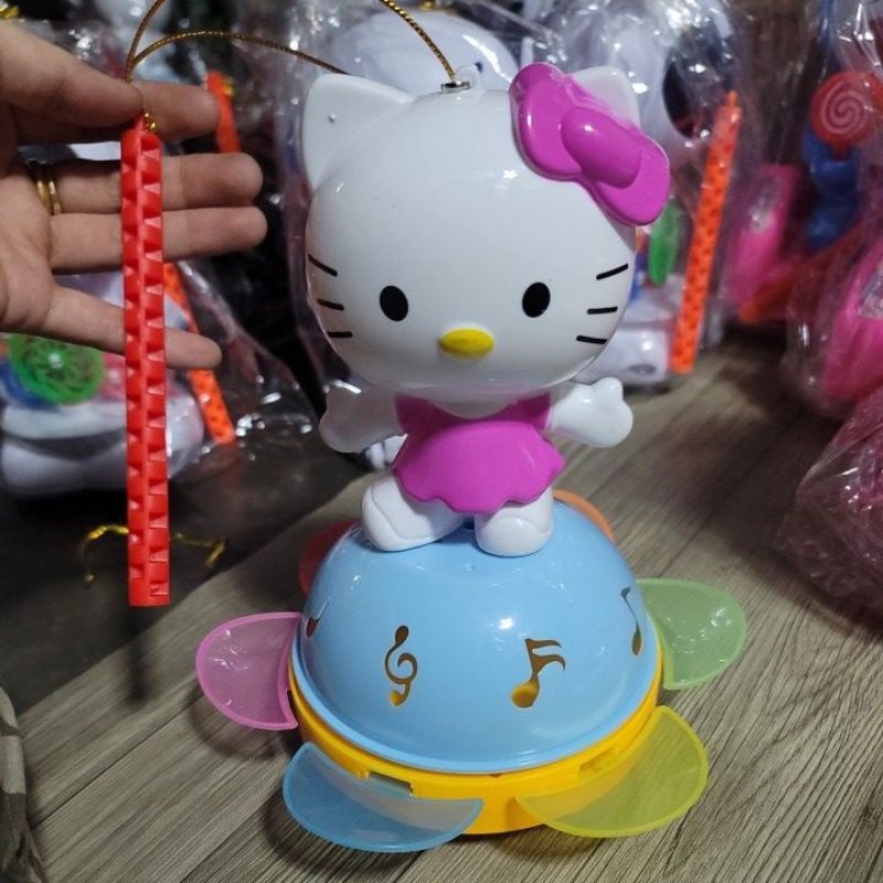 Đồ chơi lồng đèn hello kitty trung thu cho bé có đèn sáng lung linh bánh xe xoay vòng rực rỡ tặng kèm pin