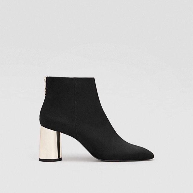 Stradivarious size 37