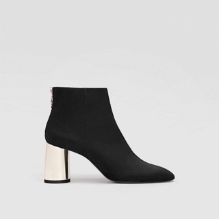 Stradivarious size 37