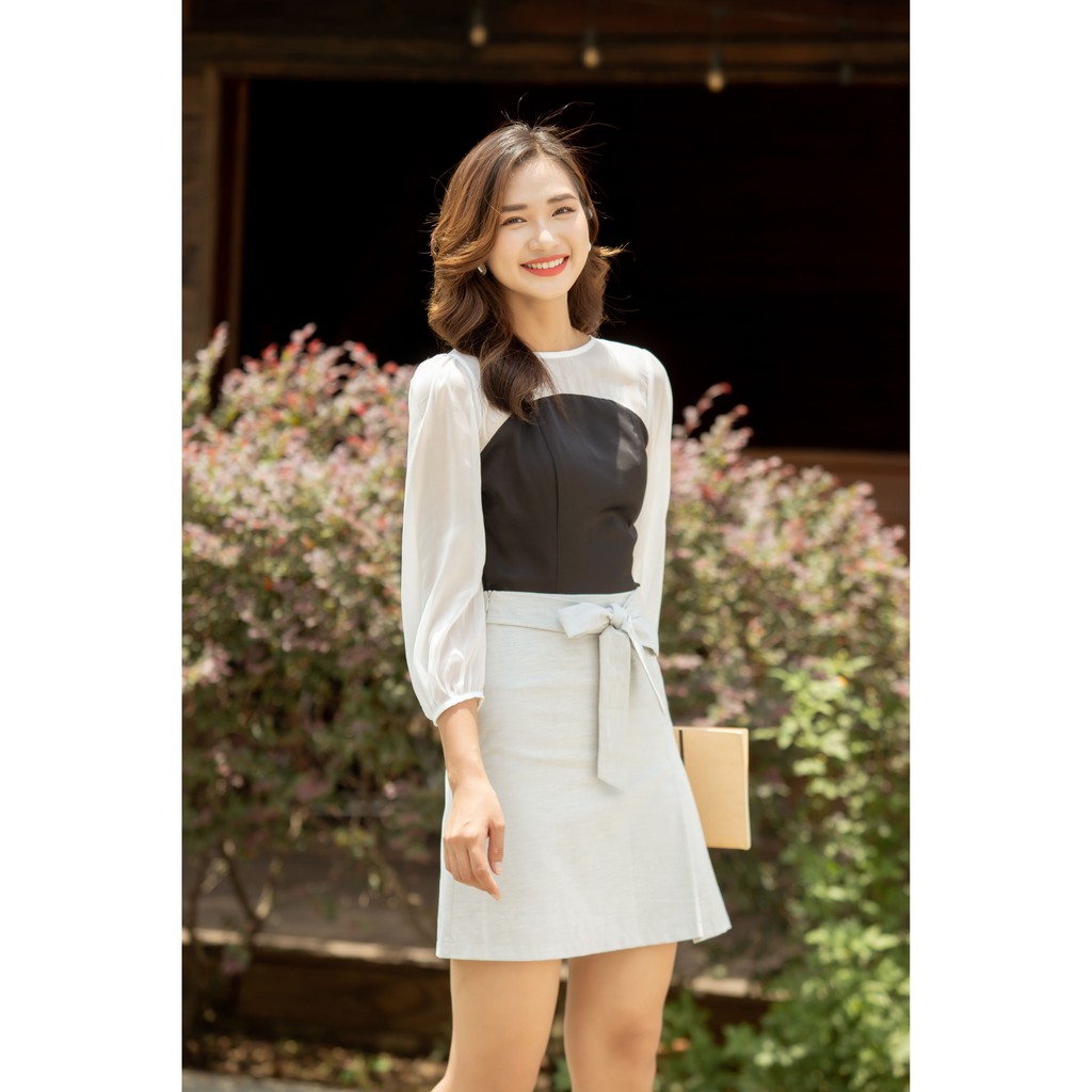 MINX - Áo Phối Lưới Sheer Bow-Back Top