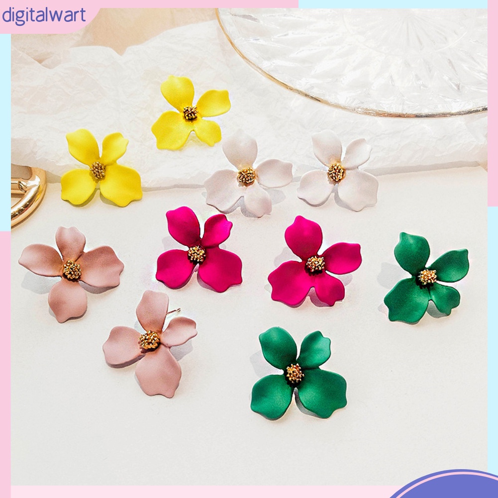 Đôi bông tai hình bông hoa xinh xắn cho nữ