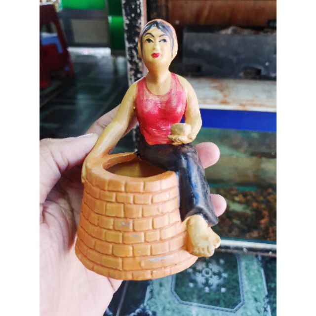 CÔ TẤM TRANG TRÍ HỒ CÁ NON BỘ RỘNG CAO 11CM RỘNG 7CM