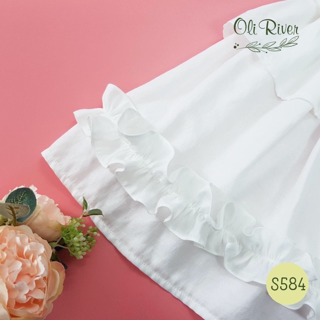 Đầm thêu hoa Oli River