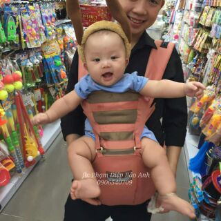 Địu ngồi cho bé yêu