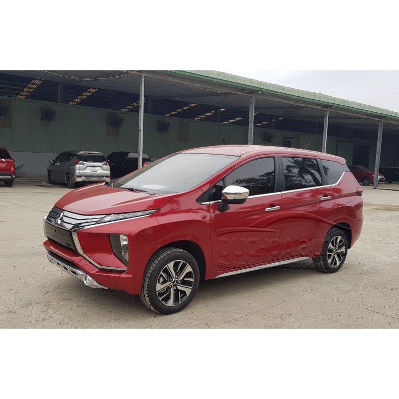 Nẹp chân kính theo xe Mitsubishi Xpander bản MT