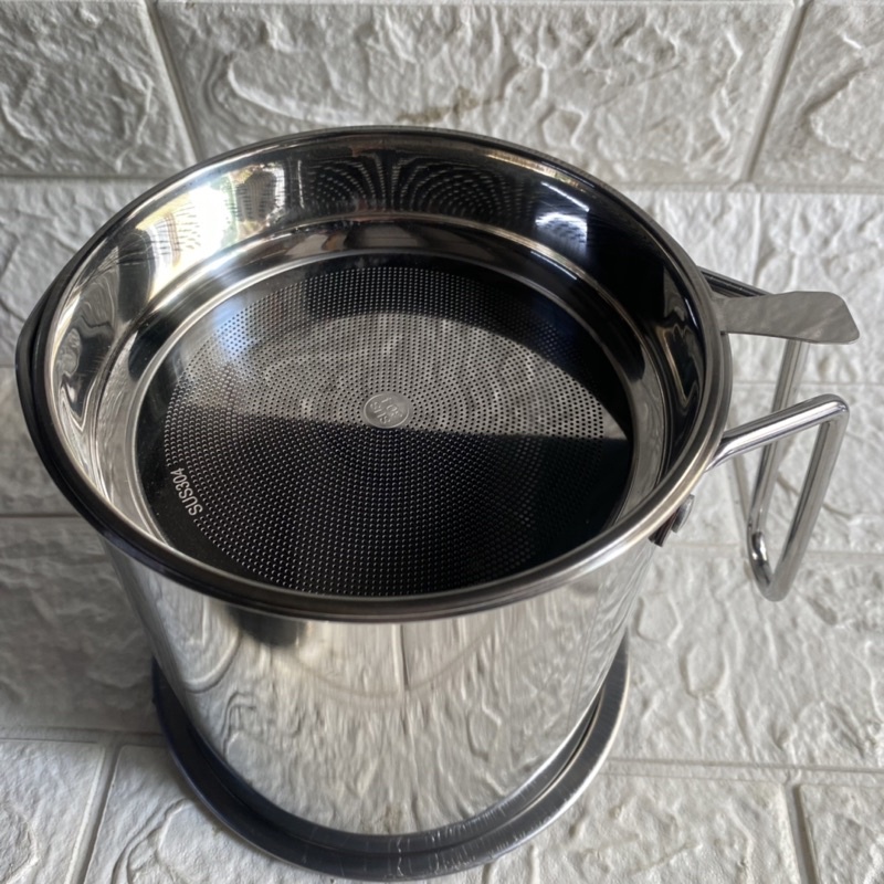 Ca lọc các tạp chất. Lọc dầu, cà phê, lọc cặn. Chất liệu Inox 304 thép không gỉ. Núm nắp inox