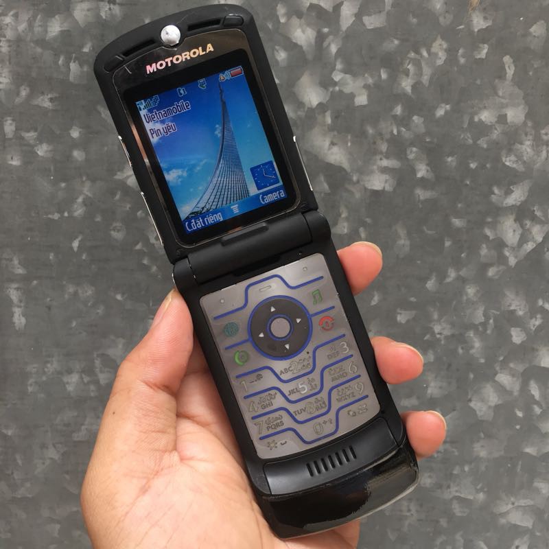 Điện Thoại Motorola V3i Chính Hãng Vỏ Thép Phím Thép Không Tróc Sơn