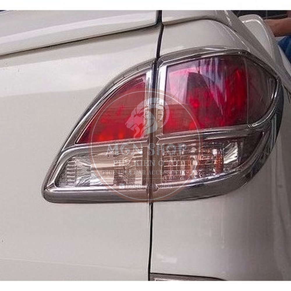 [Ốp đèn hậu] [Mazda BT-50] [màu đen / màu bạc]