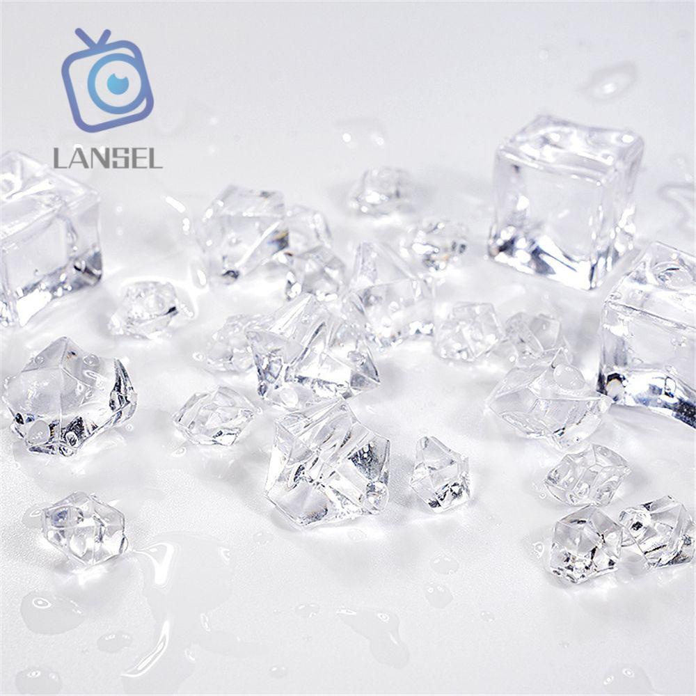 Khối đá nhân tạo bằng nhựa trong suốt dùng trang trí tiệc cưới