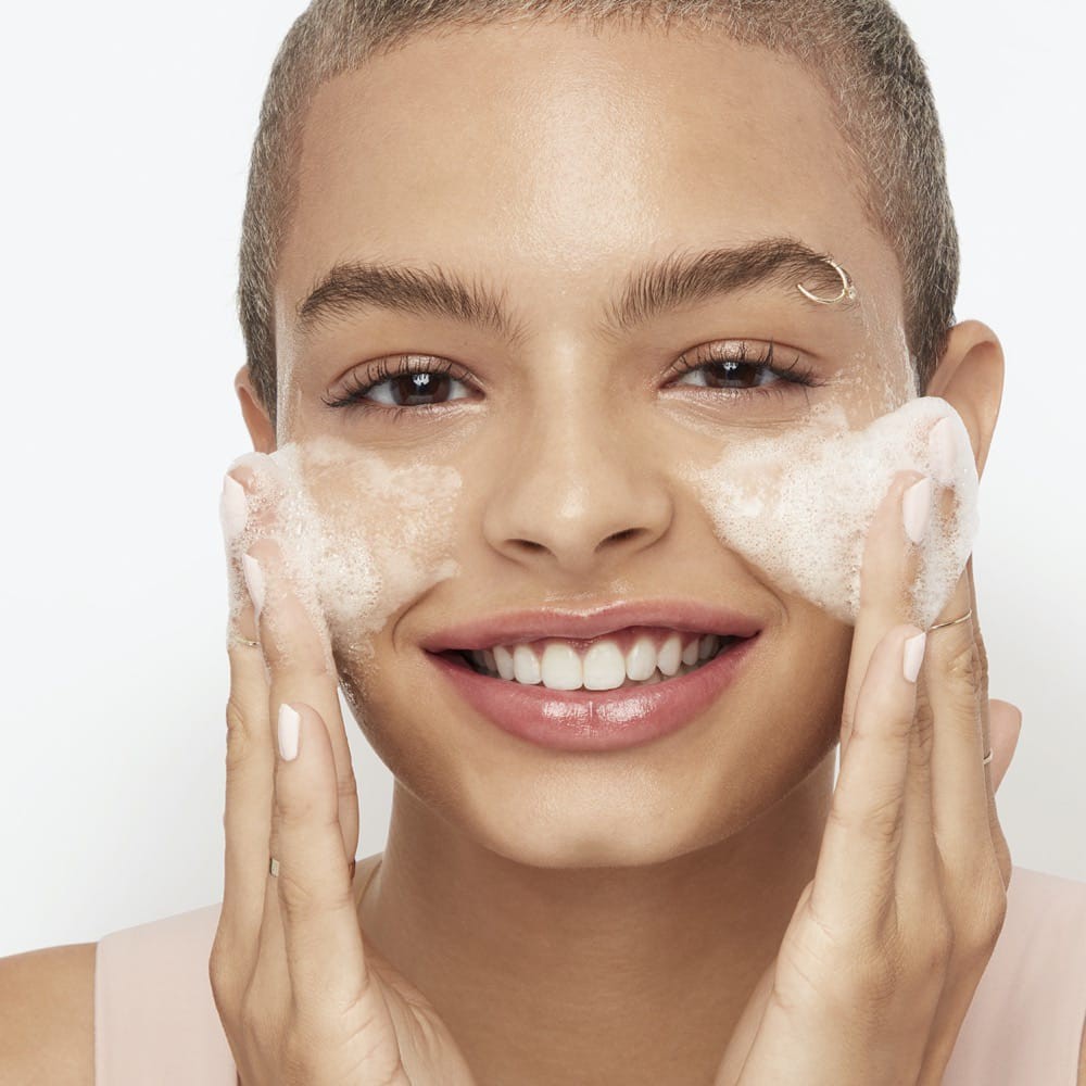 SỮA RỮA MẶT OLAY