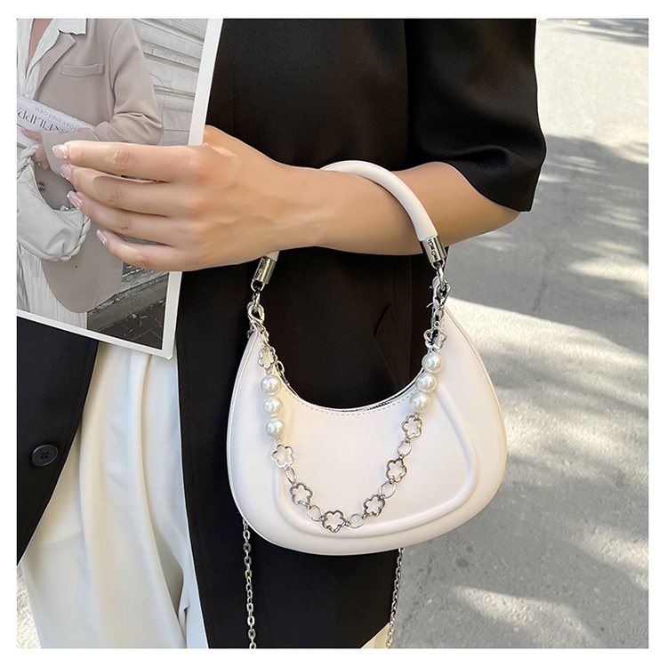 Túi Đeo Chéo Dây Xích Hình Bán Nguyệt Thời Trang